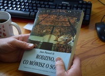 Ojciec Święty Jan Paweł II jest autorem wielu encyklik, adhortacji, listów, książek.