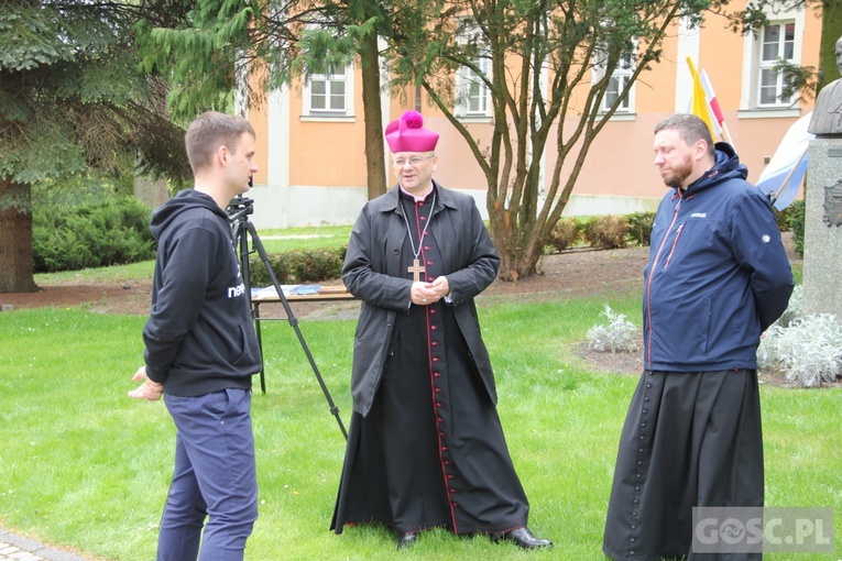 LIVE z biskupem w Paradyżu