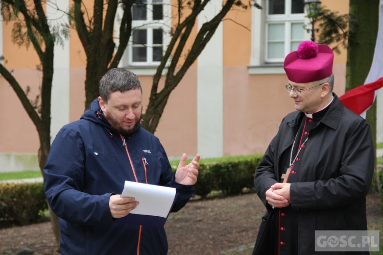 LIVE z biskupem w Paradyżu