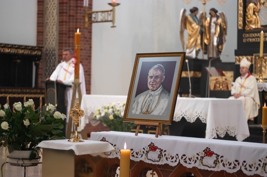 Wprowadzenie relikwii św. Jana Pawła II w Bobrku