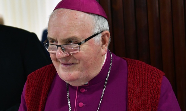 Bp Paweł Cieślik został wyleczony z choroby COVID-19