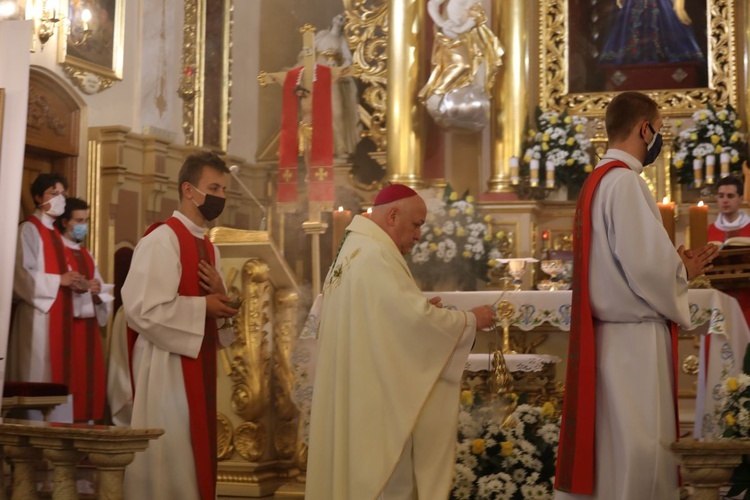 Obchody 100. urodzin św. Jana Pawła II w bazylice w Hałcnowie