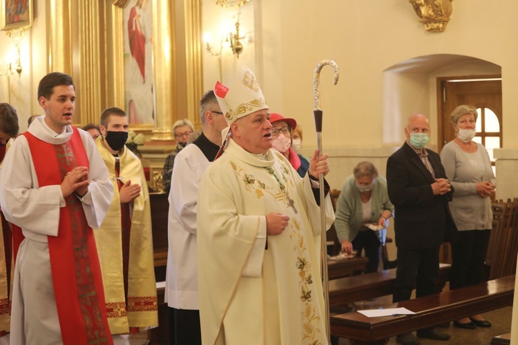 Obchody 100. urodzin św. Jana Pawła II w bazylice w Hałcnowie