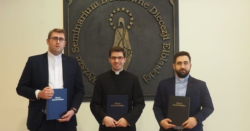 Obronili prace magisterskie 