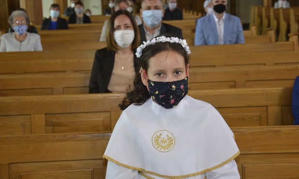 Pierwsza Komunia w czasach pandemii. Bez rozpraszającej oprawy, bliżej Jezusa