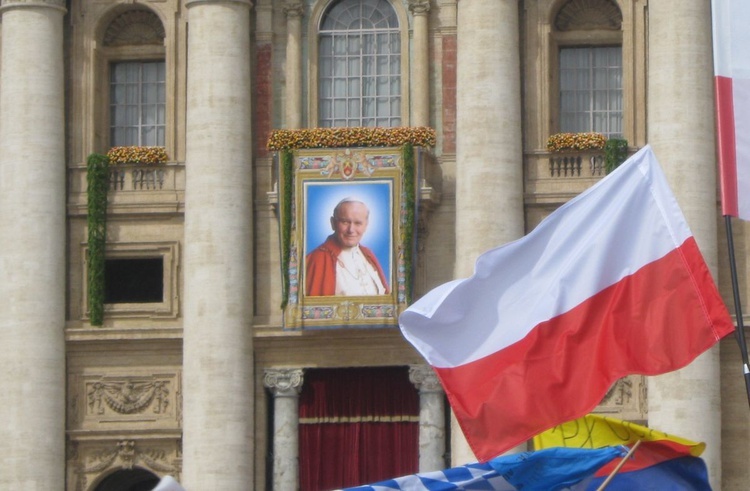 Uczniowie Jana Pawła II z Podłopienia