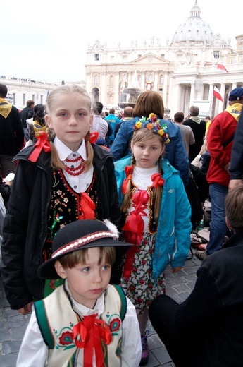 Uczniowie Jana Pawła II z Podłopienia