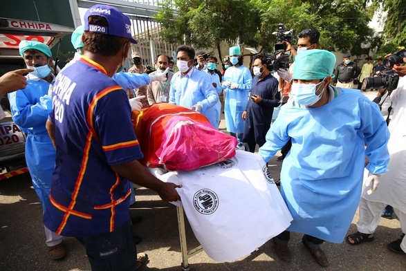 Pakistan: Samolot z ok. 100 osobami na pokładzie rozbił się w pobliżu Karaczi