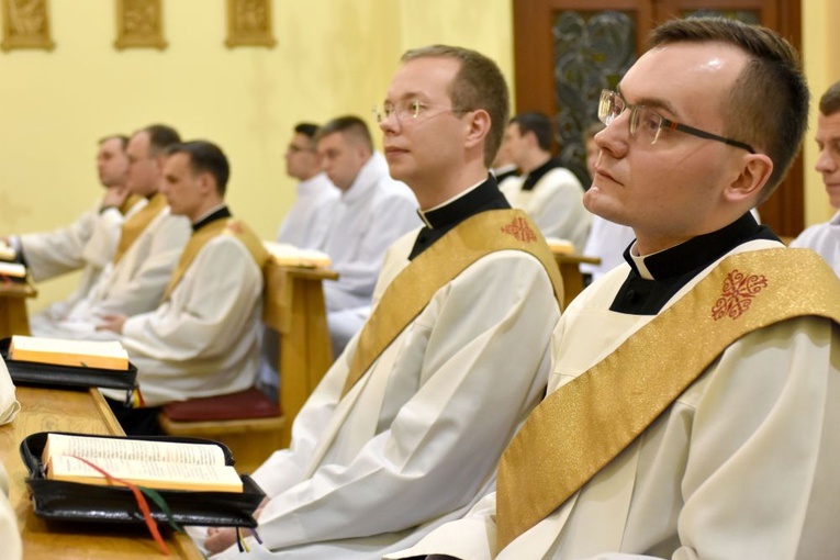 Pożegnanie diakonów w świdnickim WSD