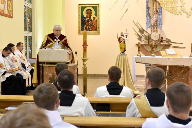 Pożegnanie diakonów w świdnickim WSD