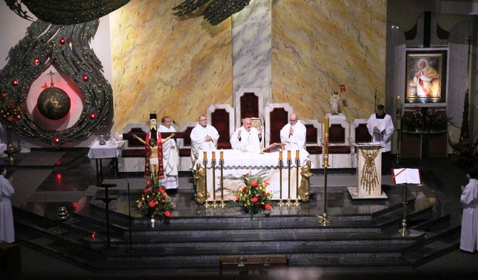 Msza św. dziękczynna za wizytę Jana Pawła II w 1995 r. w kościele NSPJ w Bielsku-Białej.