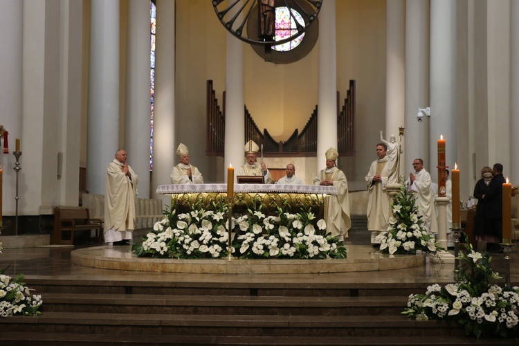 Katowice. Jubileusze małżeńskie w katedrze