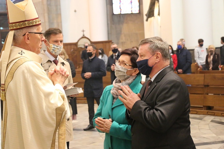 Katowice. Jubileusze małżeńskie w katedrze