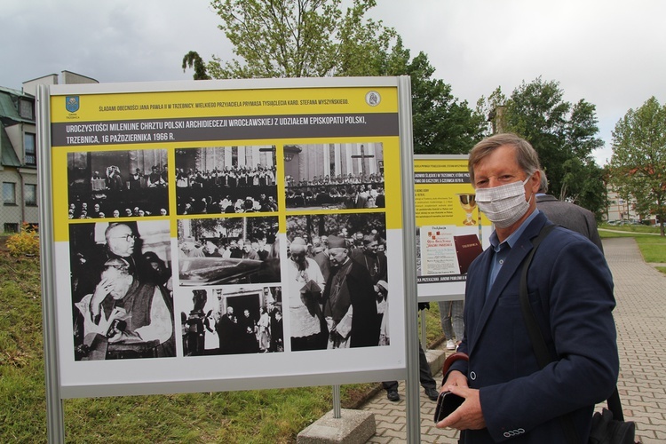 Jan Paweł II i kard. Stefan Wyszyński w Trzebnicy