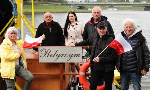 Z okazji 100. rocznicy urodzin Jana Pawła II tratwa "Pielgrzym" płynie z Krakowa do Pucka