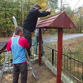 ▲	Wiele prac wykonywanych jest własnym sumptem.