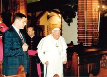 Św. Jan Paweł II w katedrze w Legnicy.