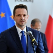 Trzaskowski goni Dudę