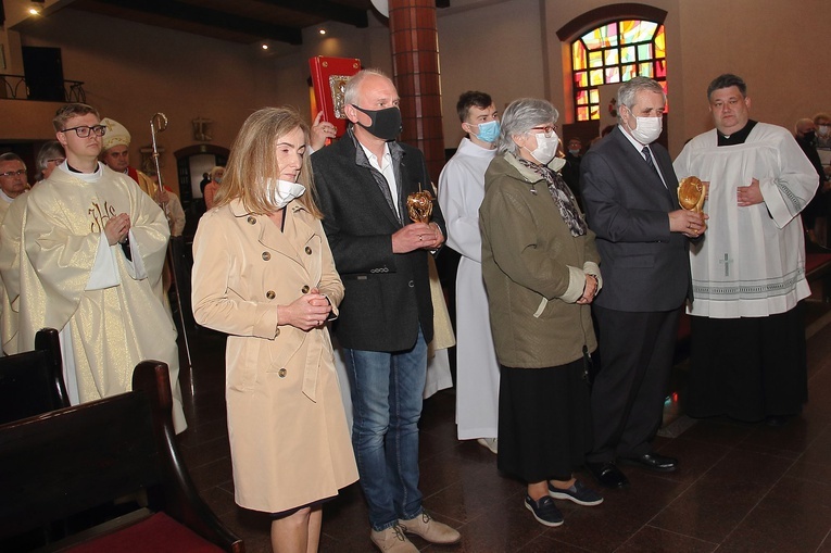 Relikwie św. Brata Alberta Chmielowskiego i św. Rafała Kalinowskiego w słupskim sanktuarium