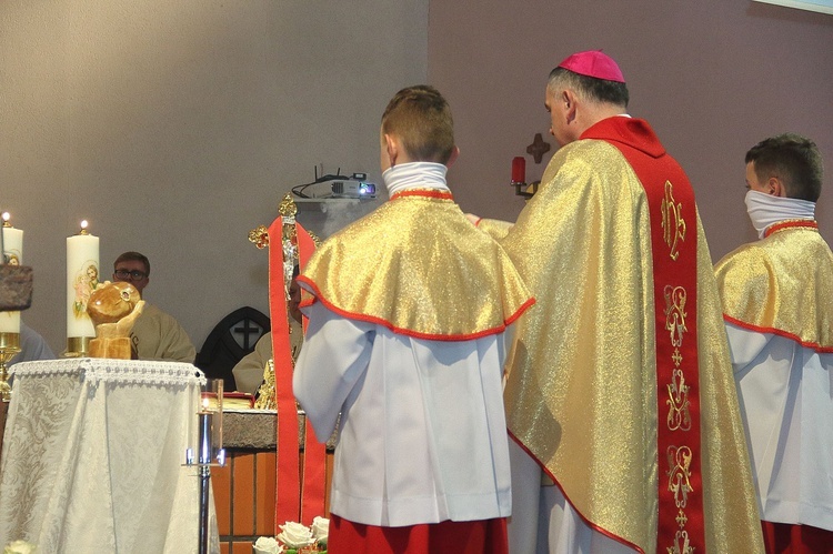 Relikwie św. Brata Alberta Chmielowskiego i św. Rafała Kalinowskiego w słupskim sanktuarium