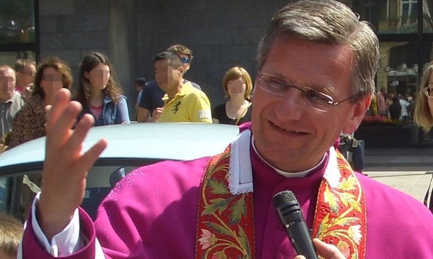 Biskup pomocniczy Kolonii zawiesza uczestnictwo w Drodze Synodalnej. "Ma na celu zmianę moralności seksualnej Kościoła”