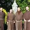 Od lewej br. Karol i br. Krzysztof, przyszli kapłani, oraz br. Michał i br. Krzysztof, przyszli diakoni.