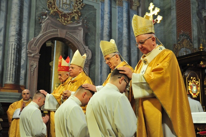 Święcenia kapłańskie w archikatedrze lubelskiej