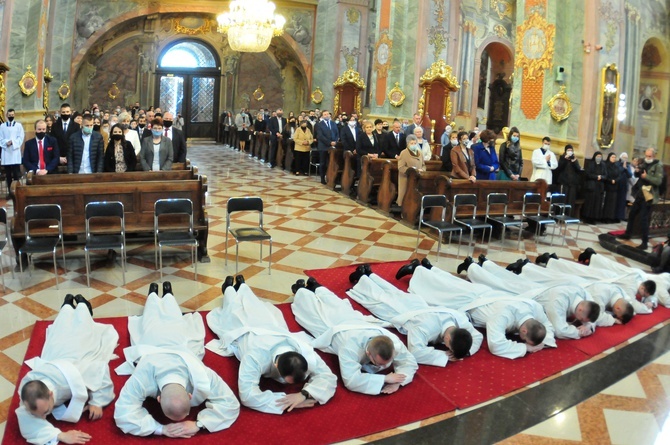 Święcenia kapłańskie w archikatedrze lubelskiej