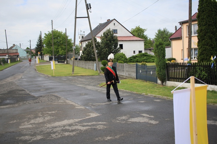 Dziewkowice. Święcenia kapłańskie ks. Damiana Sklorza