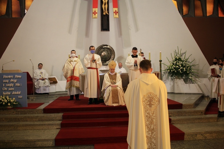 Dziewkowice. Święcenia kapłańskie ks. Damiana Sklorza