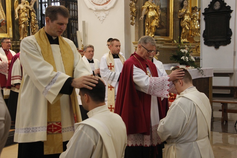 Łowicz. Święcenia kapłańskie