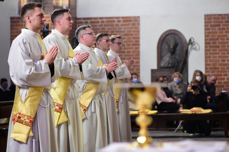 Święcenia kapłańskie. Konkatedra św. Jakuba w Olsztynie