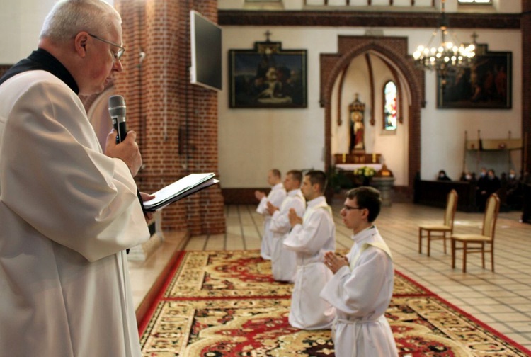 Święcenia w kościele św. Bartłomieja  