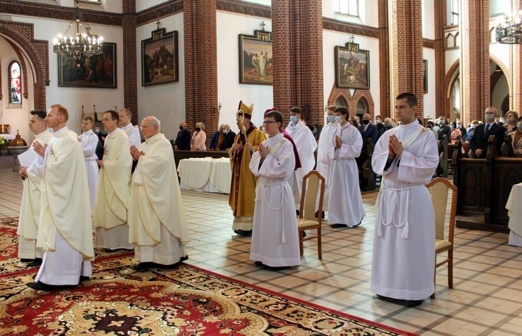 Święcenia w kościele św. Bartłomieja  