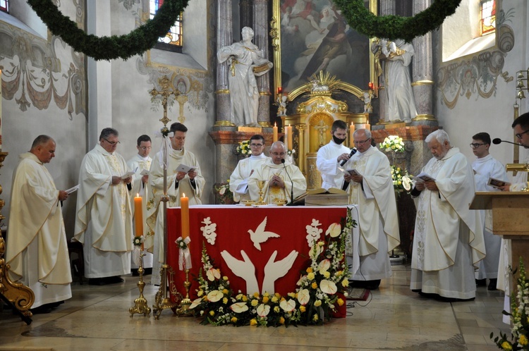 Kujawy. Święcenia kapłańskie ks. Pawła Leżucha