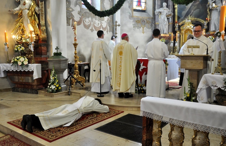 Kujawy. Święcenia kapłańskie ks. Pawła Leżucha