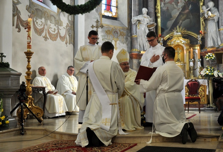 Kujawy. Święcenia kapłańskie ks. Pawła Leżucha