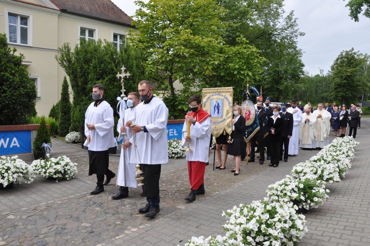 Kujawy. Święcenia kapłańskie ks. Pawła Leżucha