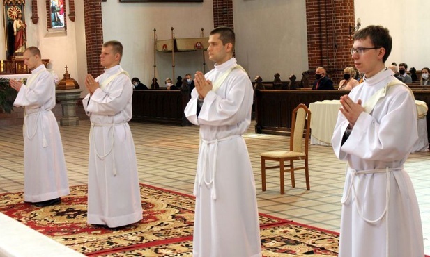 Bp Iwanecki: Od tego, co ja zrobię, ważniejsze jest to, co Bóg uczyni w moim życiu kapłańskim