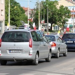 100 samochodów z papieskim flagami przejchało ulicami Gorzowa