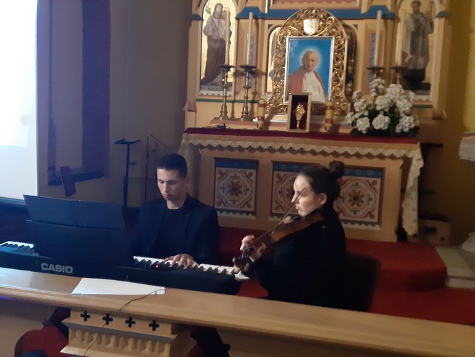 Wigilia Zesłania Ducha Świętego w diecezji świdnickiej
