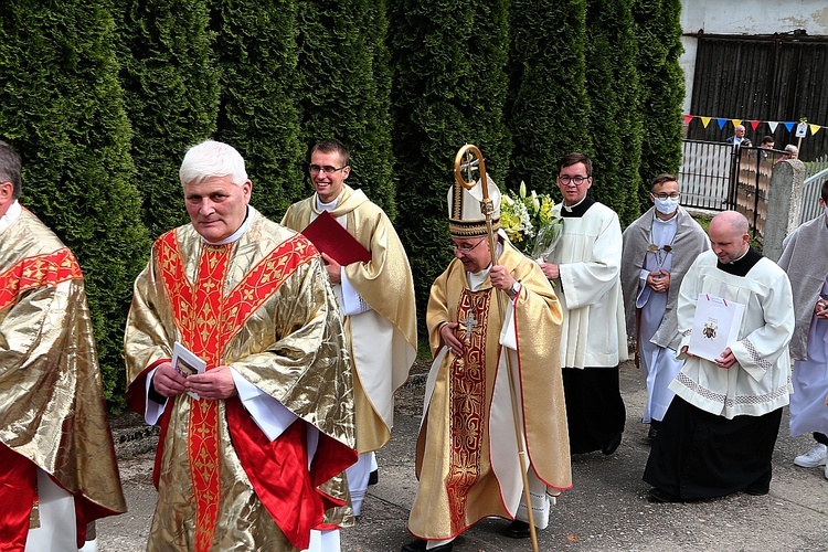 Kępnica. Święcenia kapłańskie ks. Krzysztofa Kurzei