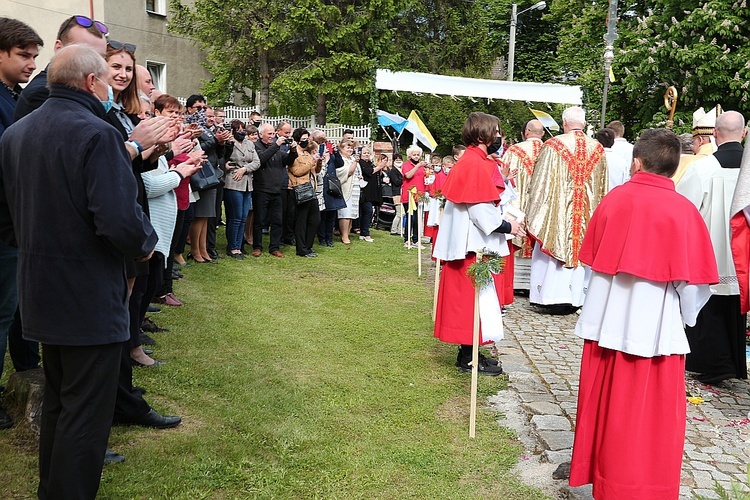 Kępnica. Święcenia kapłańskie ks. Krzysztofa Kurzei