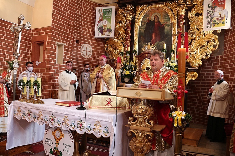 Kępnica. Święcenia kapłańskie ks. Krzysztofa Kurzei