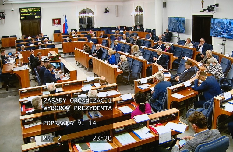 Senat przyjął poprawki do ustawy o wyborach prezydenckich