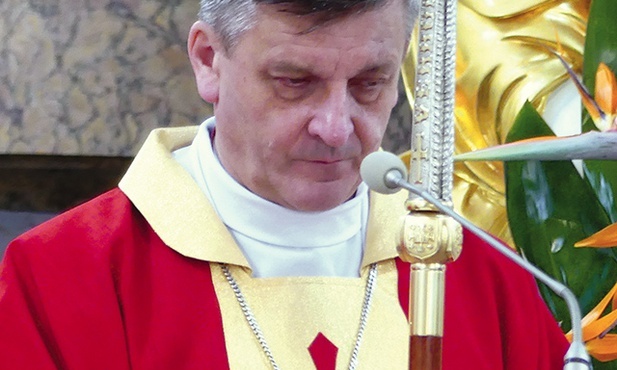 Bp Pindel do parafian w Międzybrodziu Bialskim: Żadne słowa nie wyrażą dostatecznie współczucia, żalu i prośby o przebaczenie