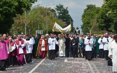 Tegoroczne procesje Bożego Ciała - wokół świątyni 