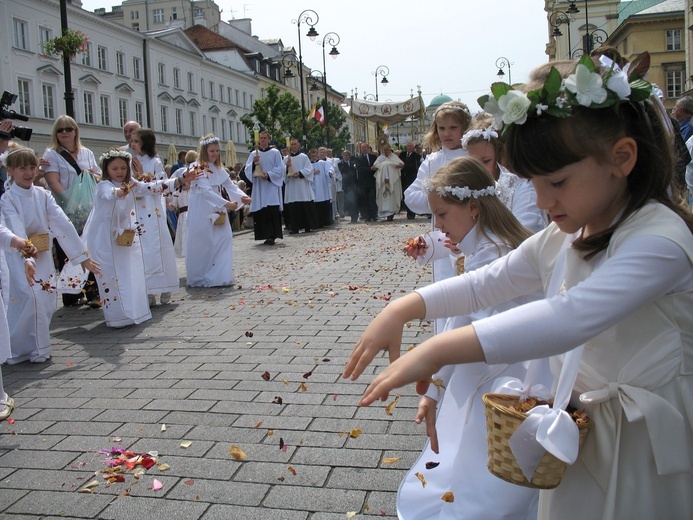 W tym roku nie będzie tłumnych procesji ulicami Warszawy i innych miast Mazowsza