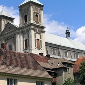 Sanktuarium MB Strażniczki Wiary Świętej w Bardzie.