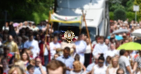 Procesje Bożego Ciała jednak mogą się odbyć. Aktualizacja wskazań biskupa